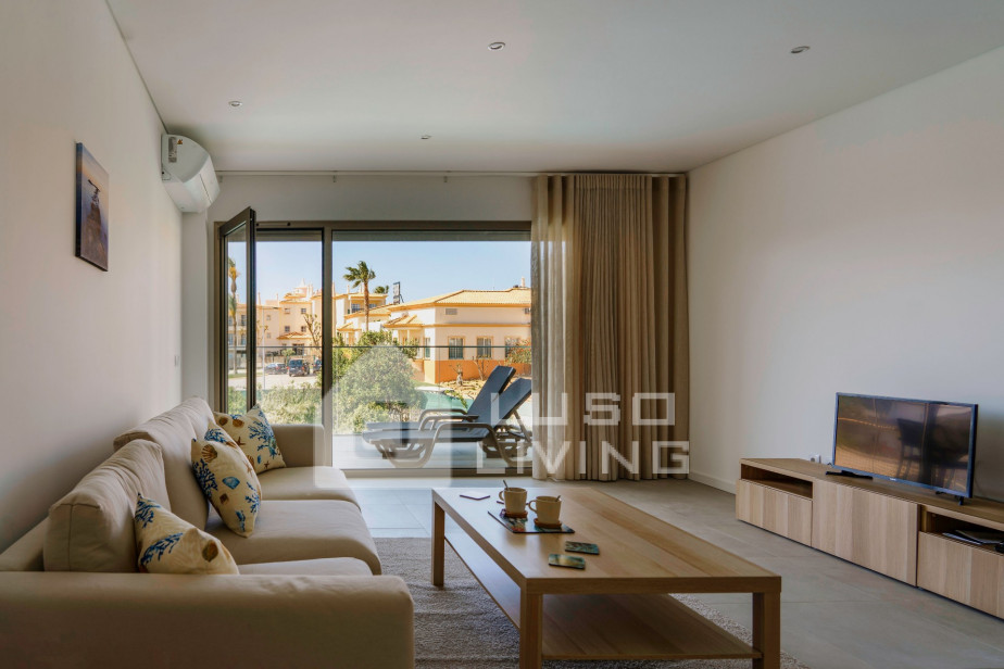 Fantastic 2 Bedroom apartment 5 min walking from Olhos de Água beach